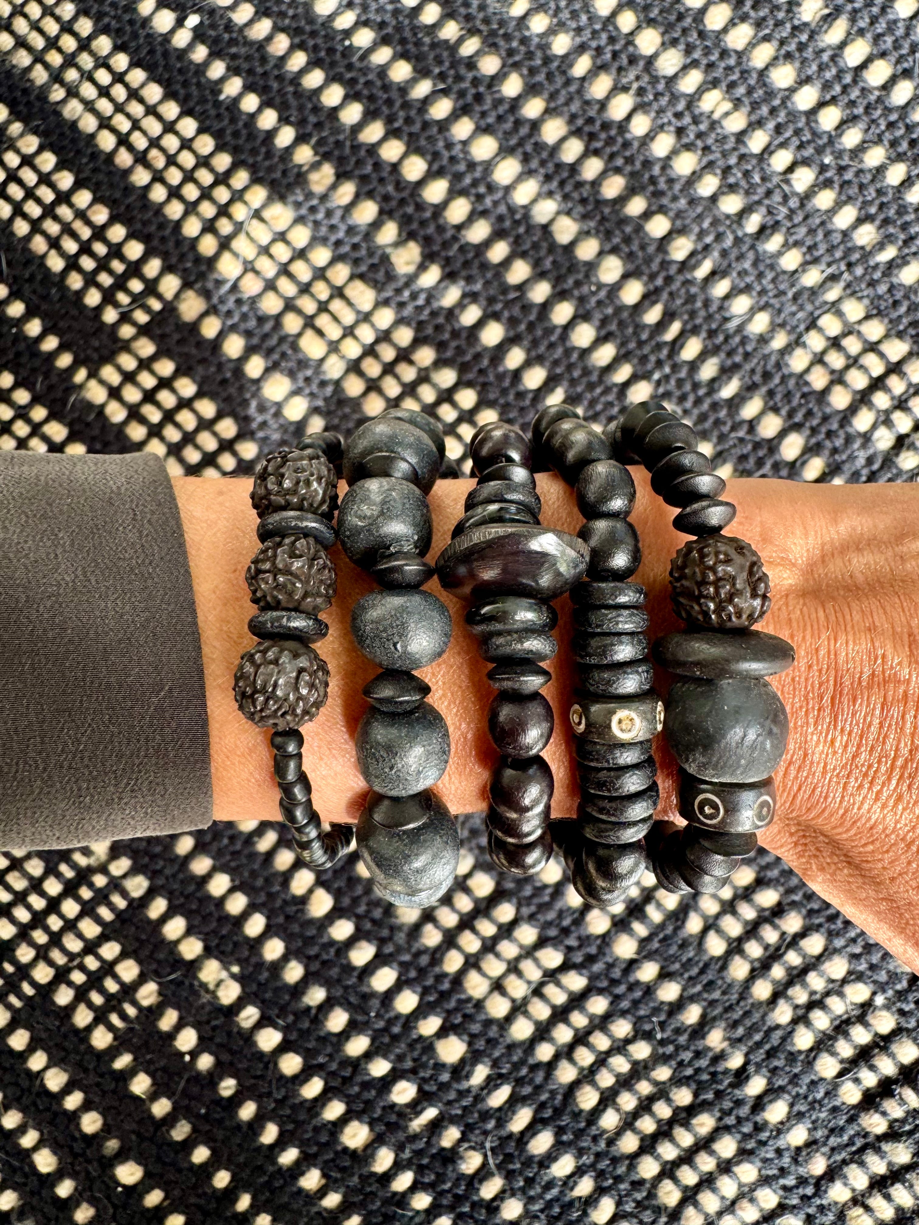 Simple Seed Bracelet | Nightfall