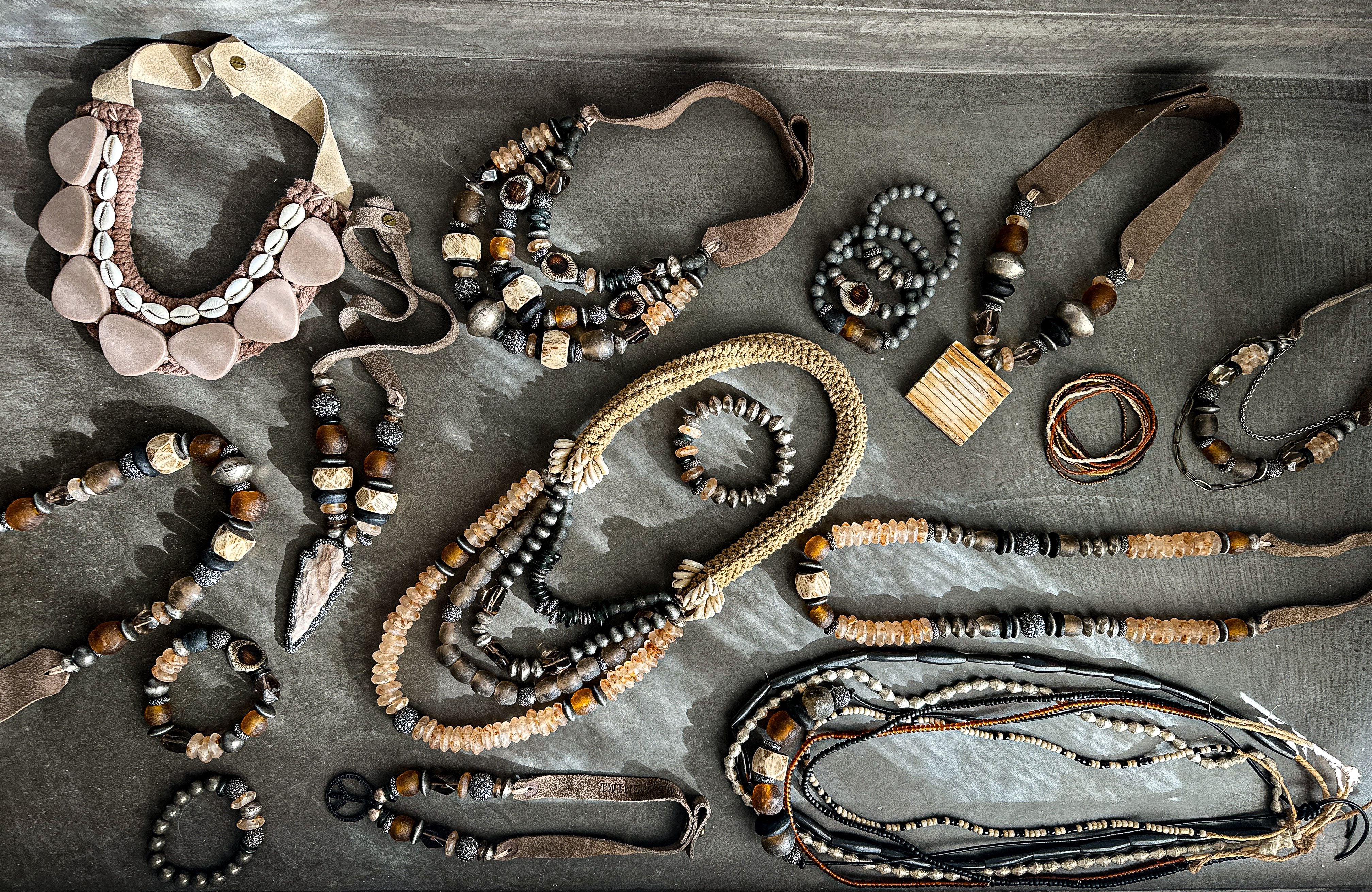 Avett Collection