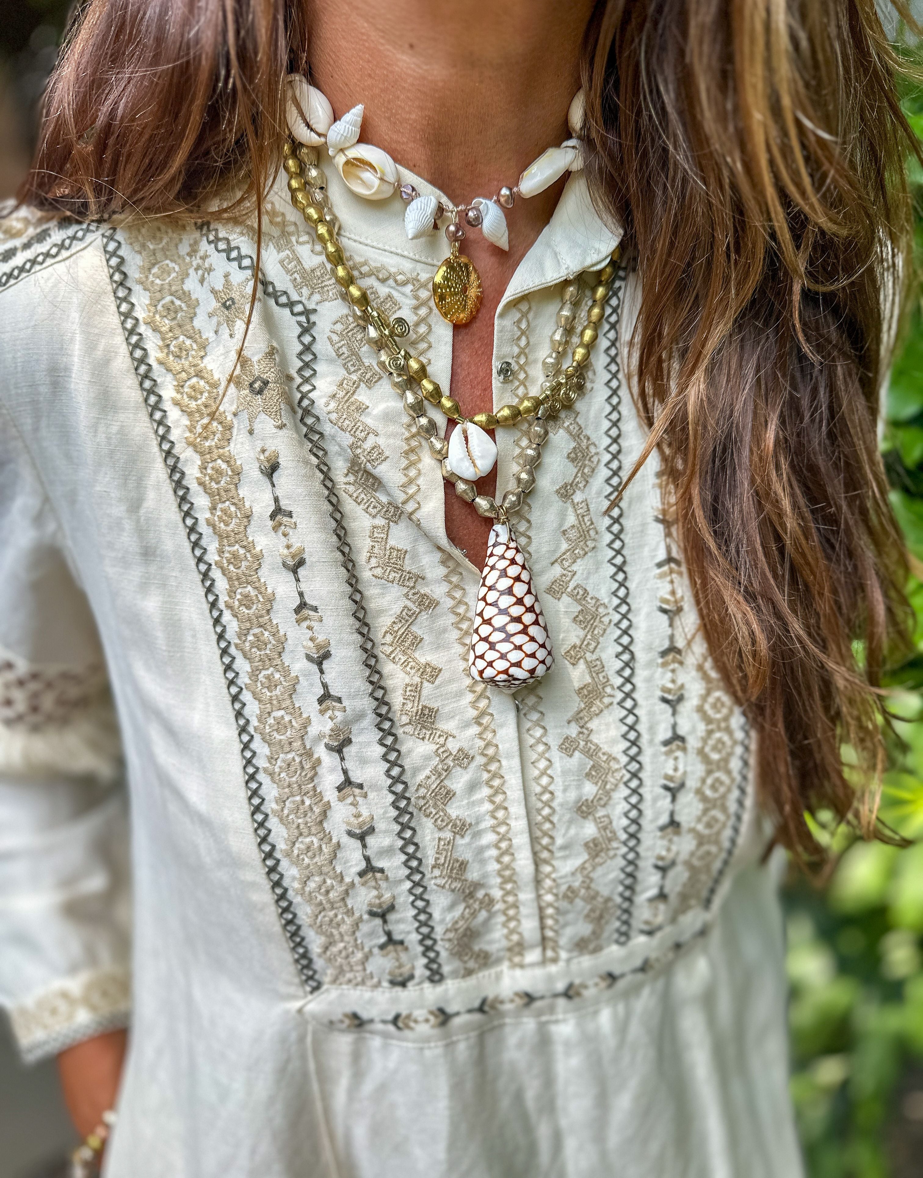 Metal Cowrie Necklace | Gold