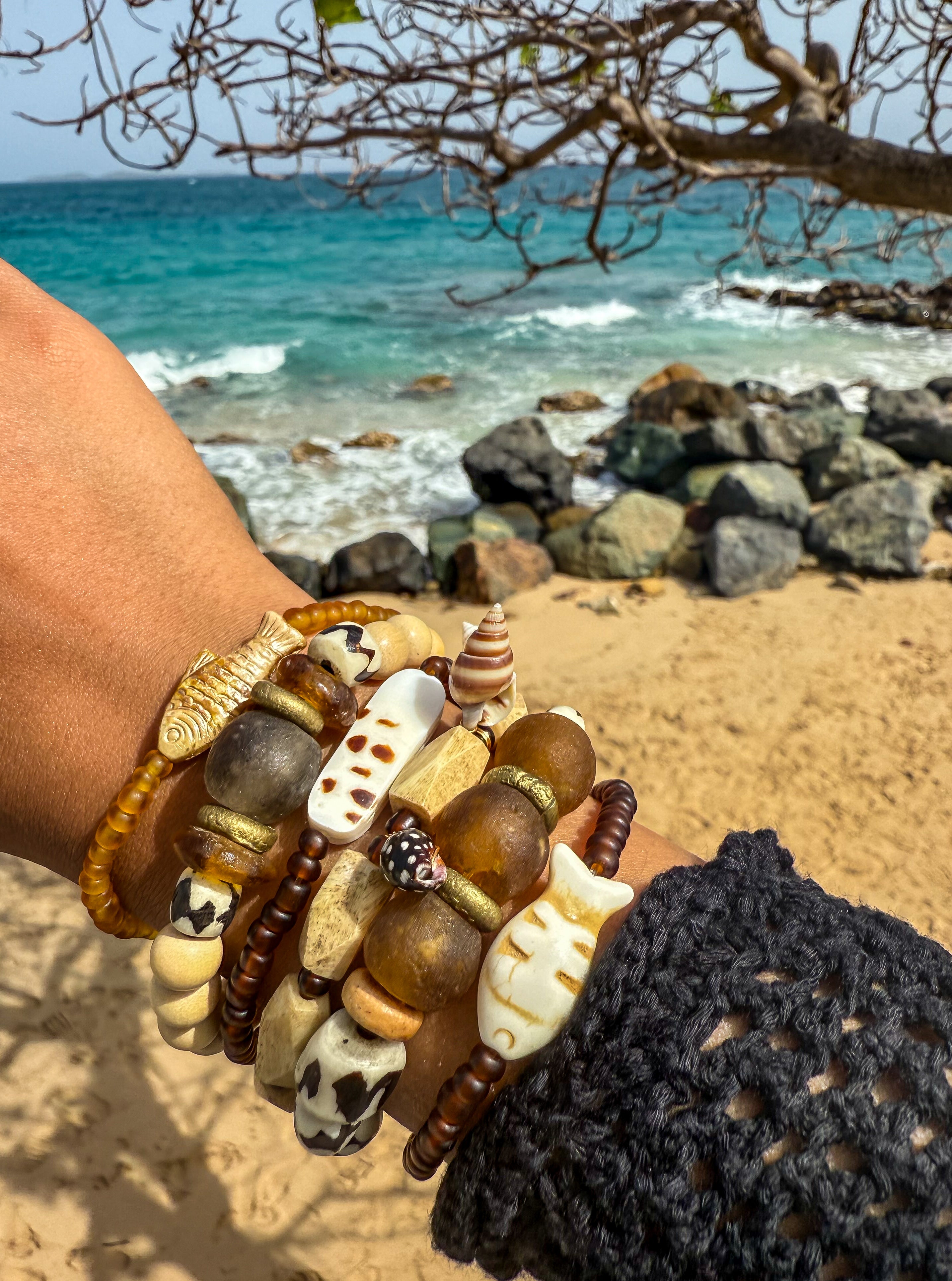 Simple Seed Bracelet | Gold Fish