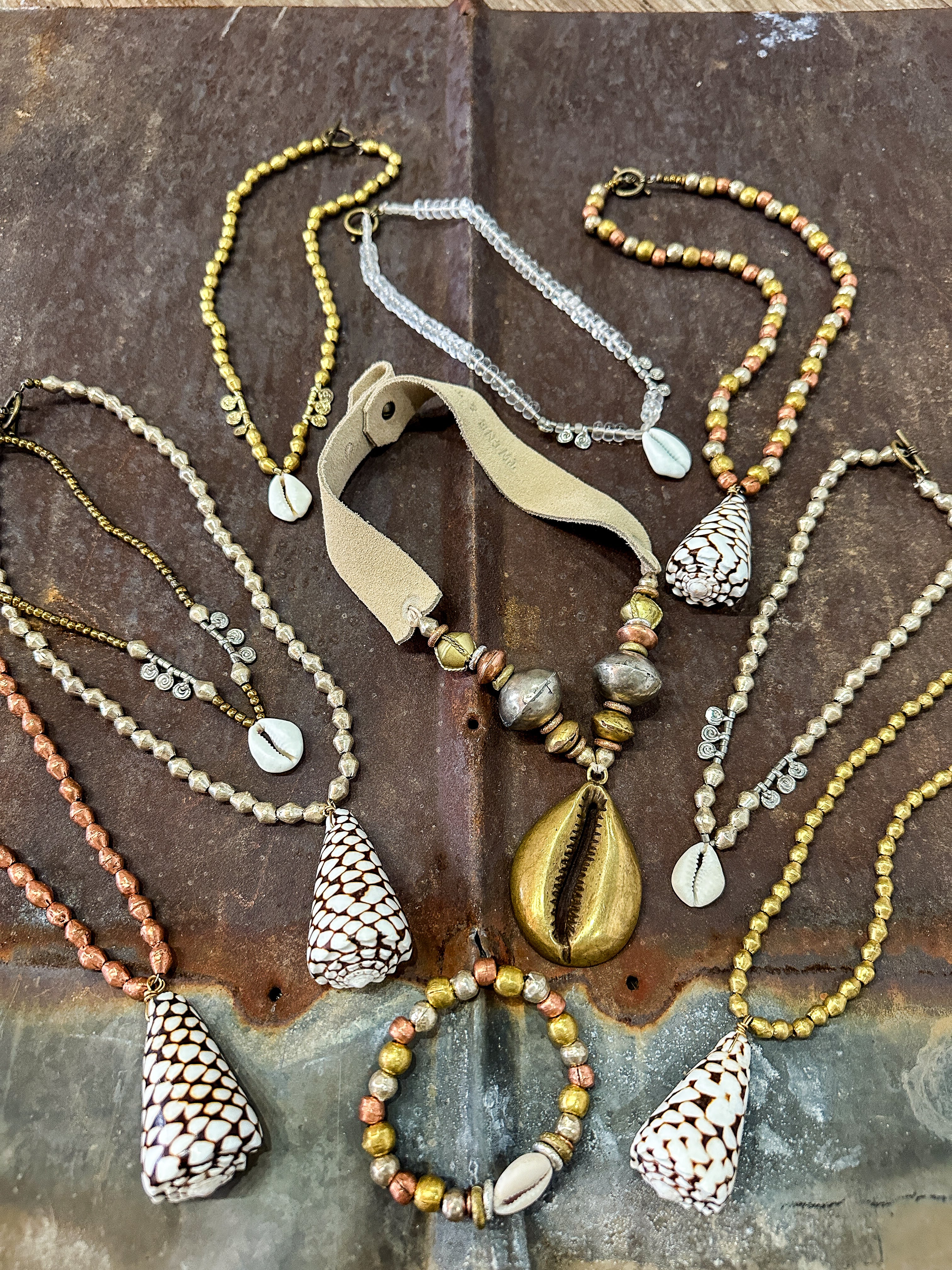 Metal Shell Necklace | Silver