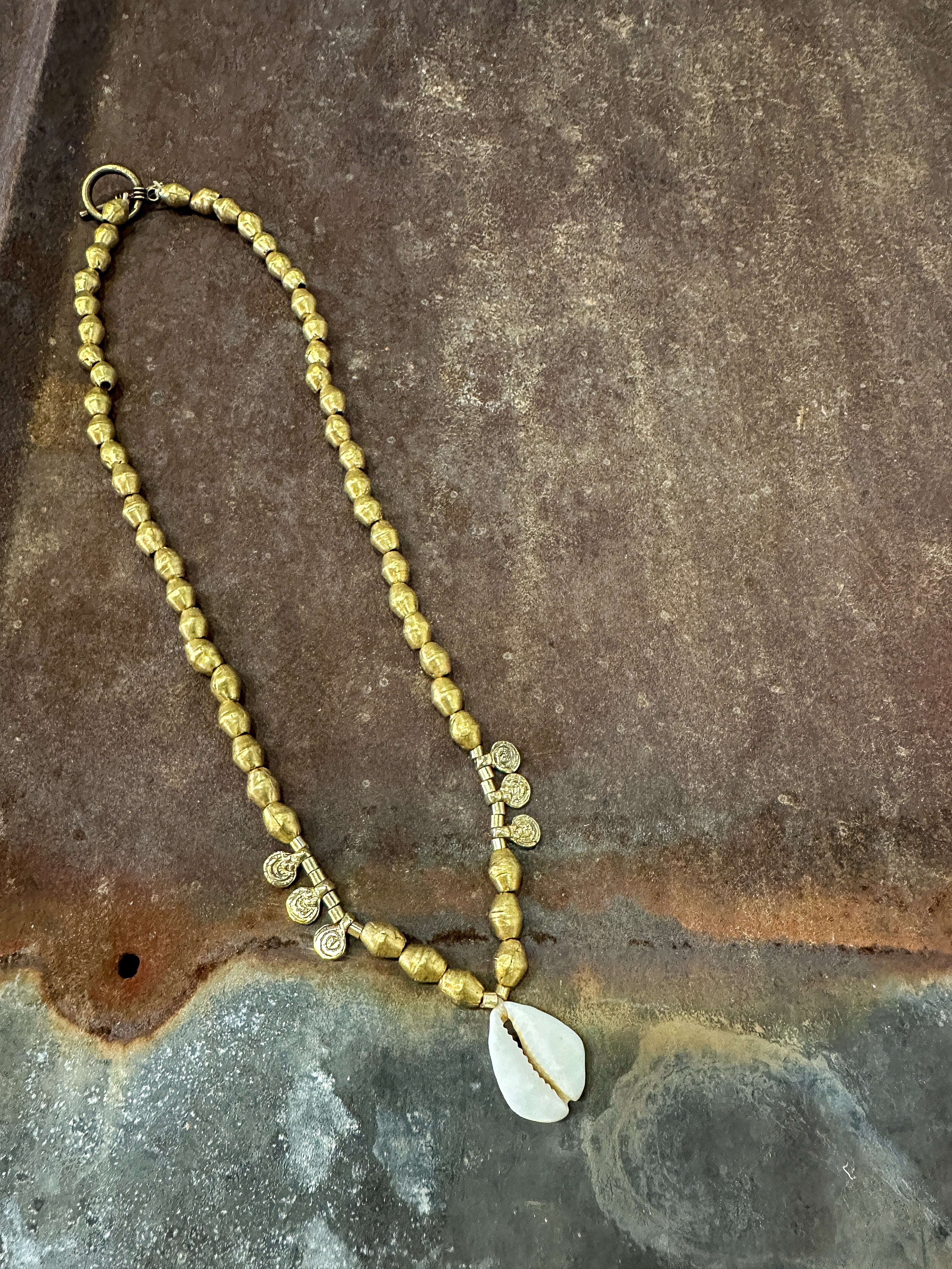 Metal Cowrie Necklace | Gold