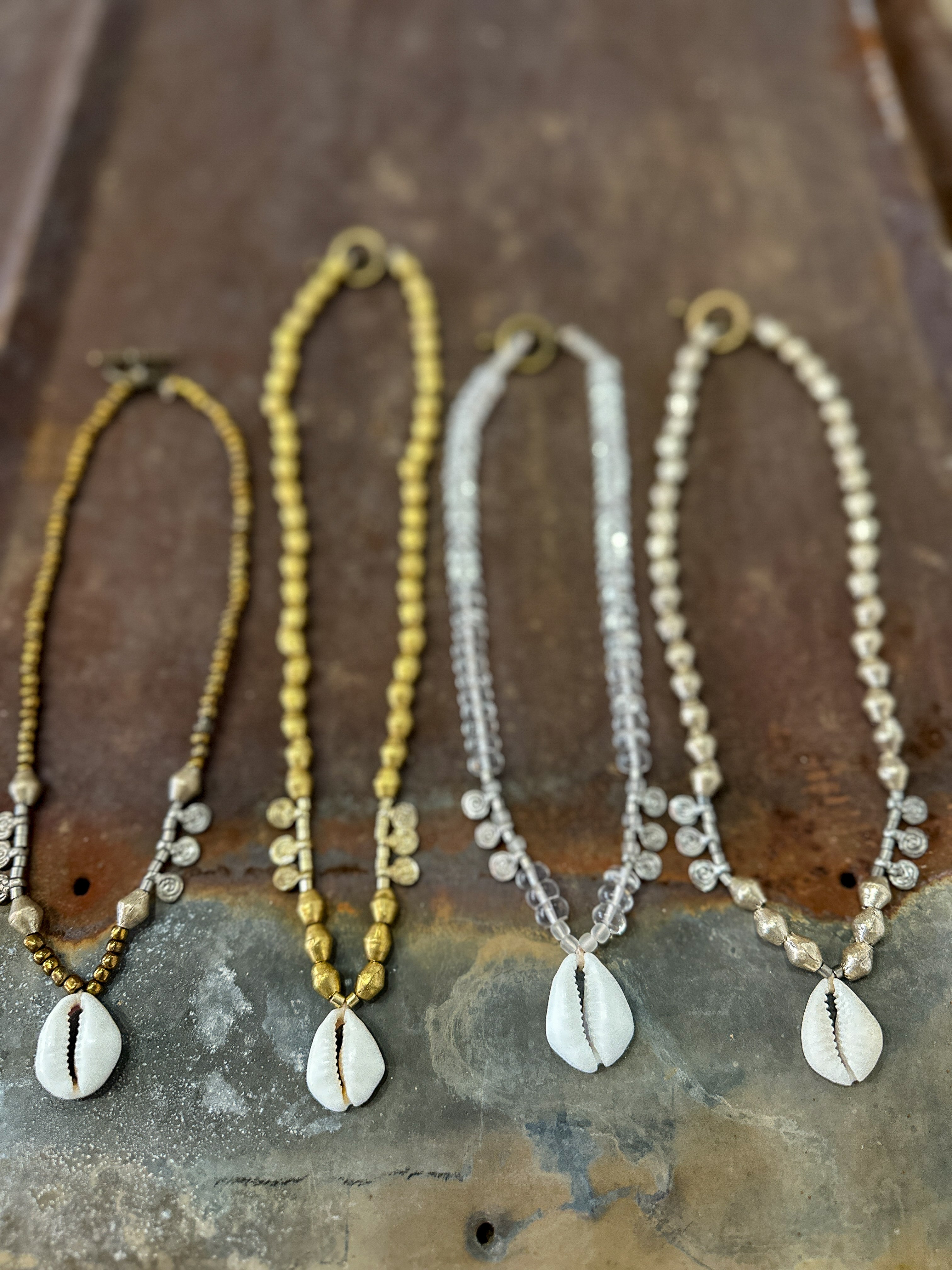 Metal Cowrie Necklace | Gold