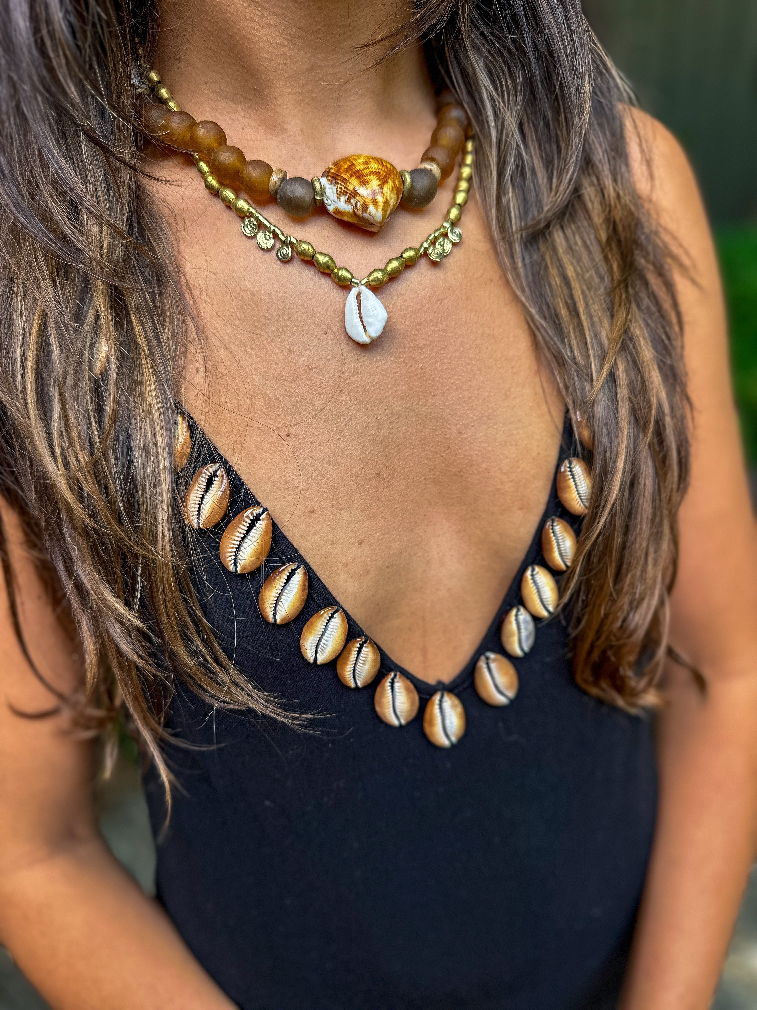 Metal Cowrie Necklace | Gold